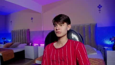 derek_sinn online show from April 10, 2026, 8:57 pm