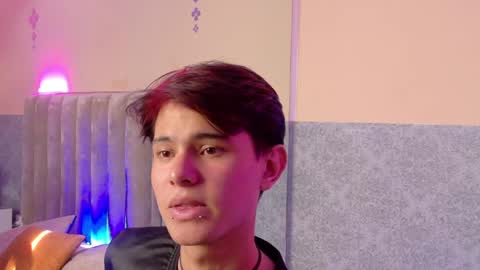 derek_sinn online show from April 30, 2026, 9:08 pm