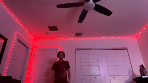 Snapshot of derekdings chatting on December 10, 2024, 11:08 pm derekdings online show from December 10, 2024, 11:08 pm