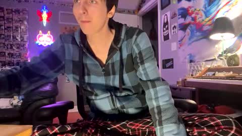 Snapshot of derekdings chatting on November 25, 2025, 12:05 pm derekdings online show from November 25, 2025, 12:05 pm