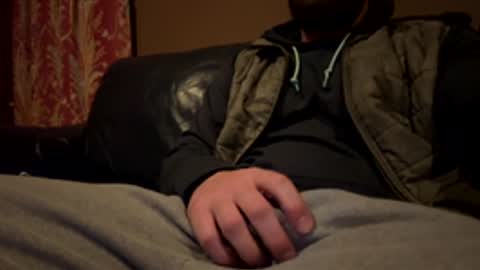 Snapshot of derekmaxxx chatting on February 18, 2026, 3:24 am derekmaxxx online show from February 18, 2026, 3:24 am