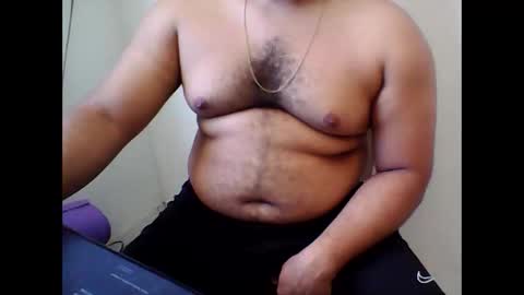 derick_0013 online show from May 10, 2026, 3:39 pm