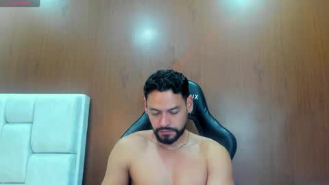 DerryBigger CM online show from October 3, 2025, 9:56 pm