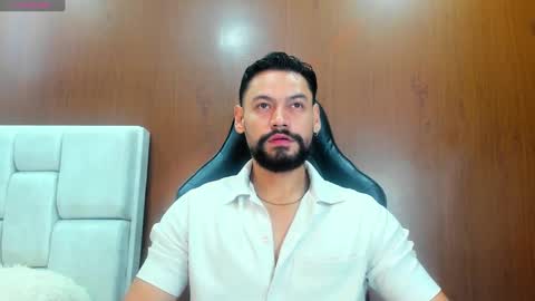 DerryBigger CM online show from November 9, 2025, 1:42 pm