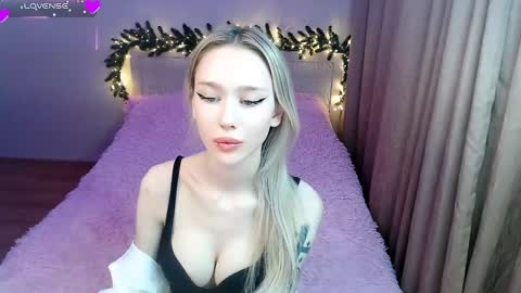 Snapshot of des_ch chatting on January 15, 2025, 8:05 pm Ari online show from January 15, 2025, 8:05 pm