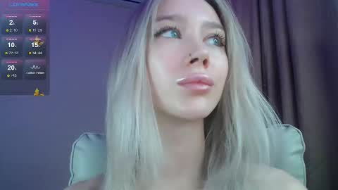 Snapshot of des_ch chatting on September 23, 2025, 5:27 pm Ari online show from September 23, 2025, 5:27 pm