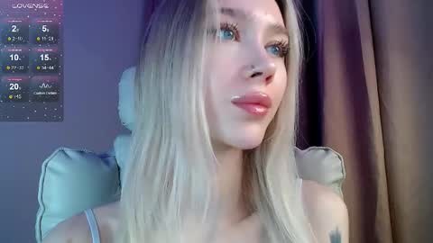 Snapshot of des_ch chatting on October 30, 2025, 5:35 pm Ari online show from October 30, 2025, 5:35 pm