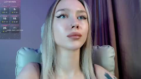 Snapshot of des_ch chatting on November 12, 2025, 5:57 pm Ari online show from November 12, 2025, 5:57 pm