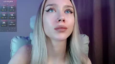 Snapshot of des_ch chatting on November 17, 2025, 5:19 pm Ari online show from November 17, 2025, 5:19 pm