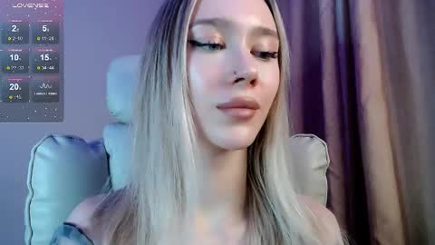 Snapshot of des_ch chatting on November 19, 2025, 5:13 pm Ari online show from November 19, 2025, 5:13 pm