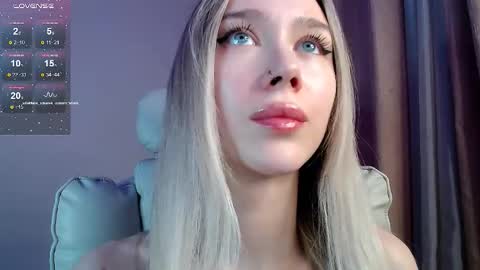 Snapshot of des_ch chatting on November 23, 2025, 5:13 pm Ari online show from November 23, 2025, 5:13 pm