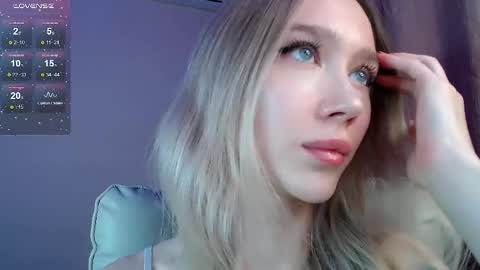 Snapshot of des_ch chatting on November 30, 2025, 5:17 pm Ari online show from November 30, 2025, 5:17 pm