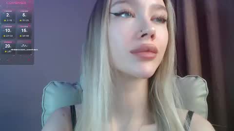 Snapshot of des_ch chatting on December 17, 2025, 5:19 pm Ari online show from December 17, 2025, 5:19 pm