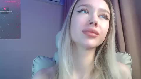 Snapshot of des_ch chatting on December 18, 2025, 5:19 pm Ari online show from December 18, 2025, 5:19 pm