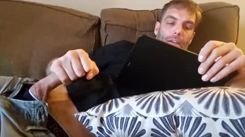 Snapshot of desertan20 chatting on December 5, 2024, 7:28 pm Tall and Handsome online show from December 5, 2024, 7:28 pm