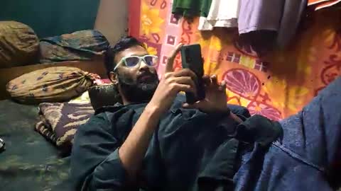 desi_boy799417 online show from October 19, 2025, 2:29 pm