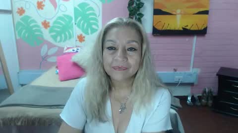 Snapshot of desire_latin chatting on April 23, 2026, 2:52 pm VALERIA online show from April 23, 2026, 2:52 pm