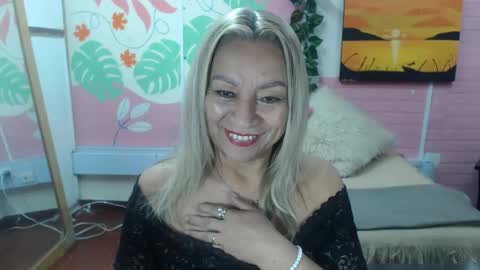 Snapshot of desire_latin chatting on April 28, 2026, 3:39 pm VALERIA online show from April 28, 2026, 3:39 pm