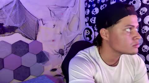 TORI AND MR. BEAR online show from October 17, 2025, 5:48 pm