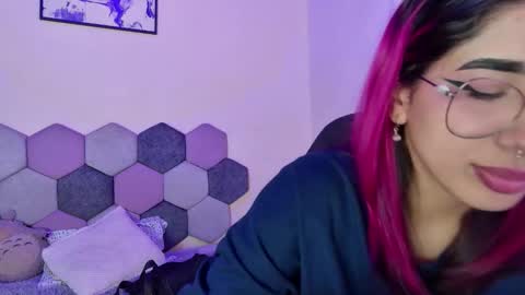 TORI AND MR. BEAR online show from January 8, 2026, 5:59 pm