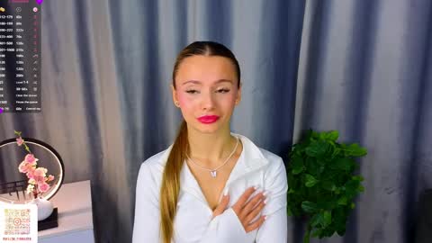 Snapshot of desireeclipse chatting on March 4, 2026, 5:35 am Willow online show from March 4, 2026, 5:35 am