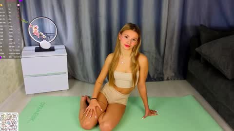 Snapshot of desireeclipse chatting on March 10, 2026, 5:12 am Willow online show from March 10, 2026, 5:12 am