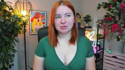 LAYLA online show from November 13, 2025, 7:40 am