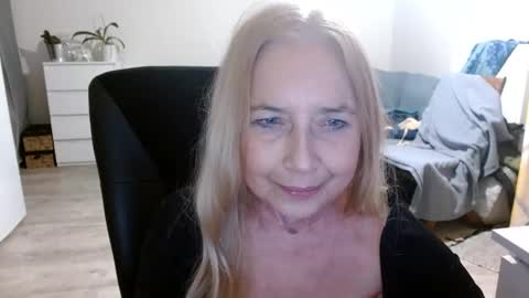 Snapshot of desiresofia chatting on January 13, 2025, 6:16 pm S O F I A online show from January 13, 2025, 6:16 pm