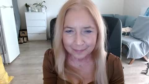 Snapshot of desiresofia chatting on January 14, 2025, 10:59 am S O F I A online show from January 14, 2025, 10:59 am