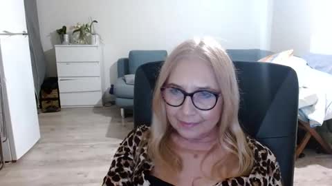 Snapshot of desiresofia chatting on January 27, 2025, 2:57 pm S O F I A online show from January 27, 2025, 2:57 pm