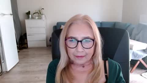 Snapshot of desiresofia chatting on January 29, 2025, 10:58 am S O F I A online show from January 29, 2025, 10:58 am