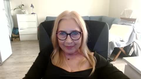 Snapshot of desiresofia chatting on February 9, 2025, 2:40 pm S O F I A online show from February 9, 2025, 2:40 pm