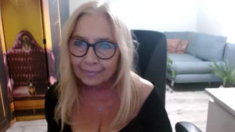 S O F I A online show from October 26, 2025, 2:45 pm