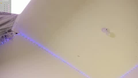 desty_y online show from October 1, 2025, 12:49 am