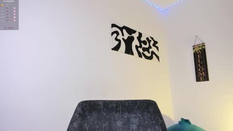 desty_y online show from November 13, 2025, 3:49 am