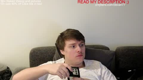 Snapshot of devantheplug chatting on December 7, 2024, 12:41 am Devan online show from December 7, 2024, 12:41 am