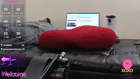 Snapshot of deviantdevotion chatting on January 28, 2025, 9:40 pm Deviant Devotion online show from January 28, 2025, 9:40 pm