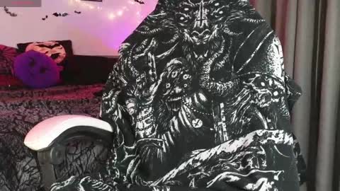 devil_s_bride online show from April 12, 2026, 4:12 pm