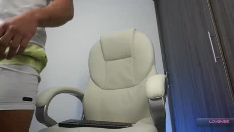 Devin Hunter online show from January 13, 2026, 1:33 am