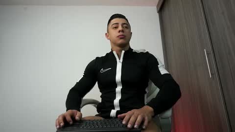 Snapshot of devin_hunter chatting on February 2, 2026, 11:53 am Devin Hunter online show from February 2, 2026, 11:53 am