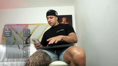 Snapshot of devin_hunter chatting on June 6, 2026, 6:45 pm Devin Hunter online show from June 6, 2026, 6:45 pm
