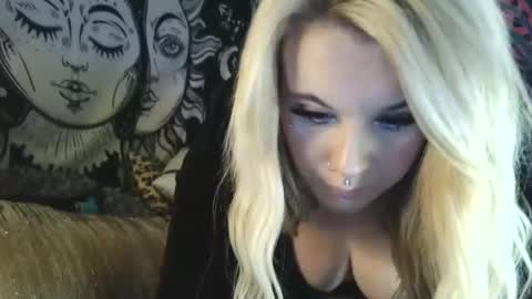 Snapshot of devyn_winter chatting on September 30, 2025, 6:13 pm devyn winter online show from September 30, 2025, 6:13 pm