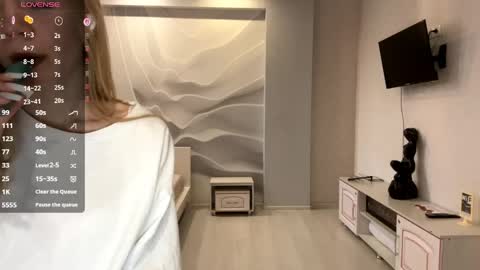 Snapshot of dewdropdoll chatting on May 15, 2026, 12:34 pm dewdropdoll online show from May 15, 2026, 12:34 pm