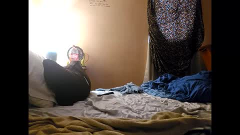 Snapshot of dewworm207 chatting on November 22, 2025, 7:46 pm Averag3 Coupl3 online show from November 22, 2025, 7:46 pm