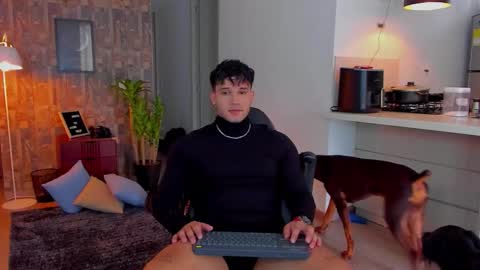 JULIAN online show from November 16, 2025, 9:09 pm