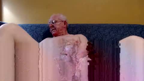 Snapshot of dgll576 chatting on February 11, 2026, 1:43 am dgll576 online show from February 11, 2026, 1:43 am