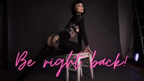 dgtlgrl online show from January 14, 2026, 2:55 pm