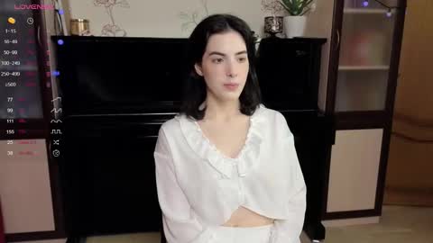 Diana online show from October 8, 2025, 2:14 pm