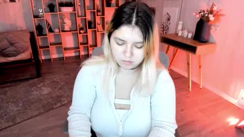 Dia online show from November 7, 2025, 6:41 pm