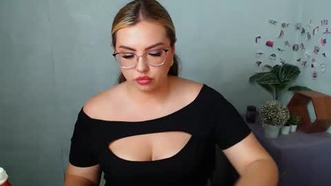 Snapshot of diamantkriss_ chatting on June 9, 2026, 9:54 am Kriss online show from June 9, 2026, 9:54 am
